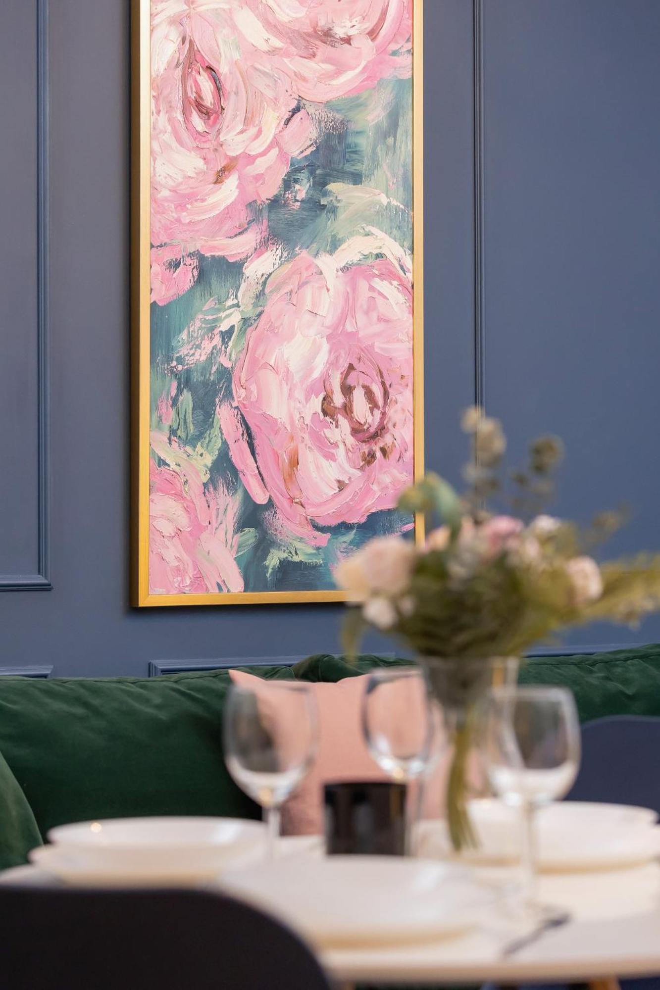 Blue And Green Apartment With Bright Pink Bedroom In Krakow By Noclegi Renters Exterior photo